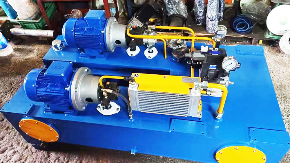 东旭液压泵套安装于液压系统.jpg